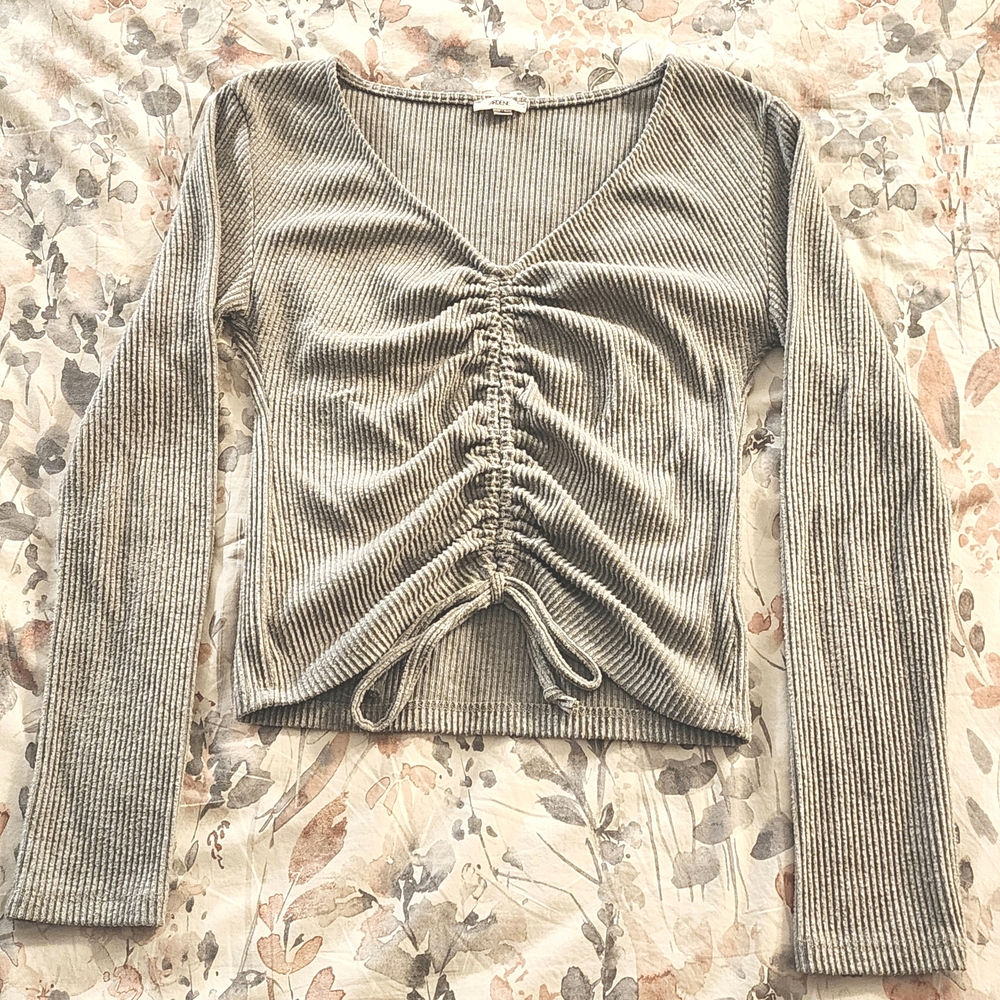 Ardene Ribbed V-Neck Ruched Long Sleeve Top - Gray